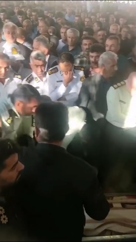 سنگ تمام دوفرماندهی انتظامی کهگلویه وبهمیی برای همکارشان