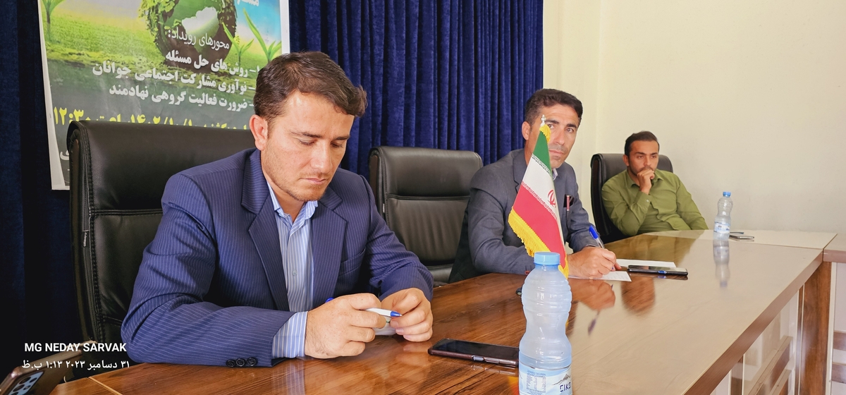 نشست هم اندیشی جوانان شهرستان بهمئی باحضورمعاونت فرهنگی وجوانان استان درقالب نماشو