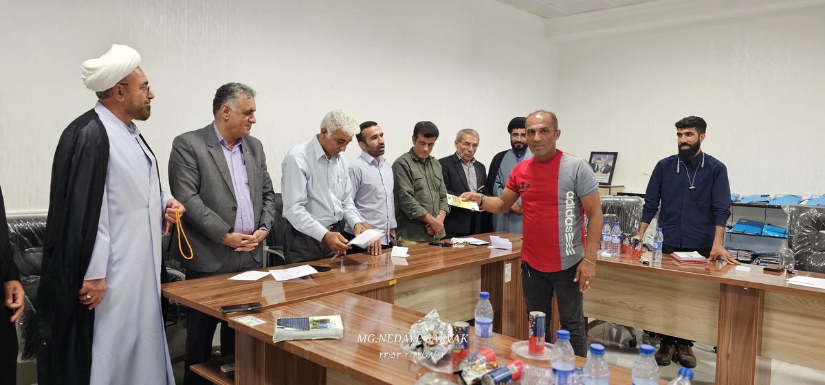نشست صمیمانه شهرداروشورای شهرباخبرنگاران 
