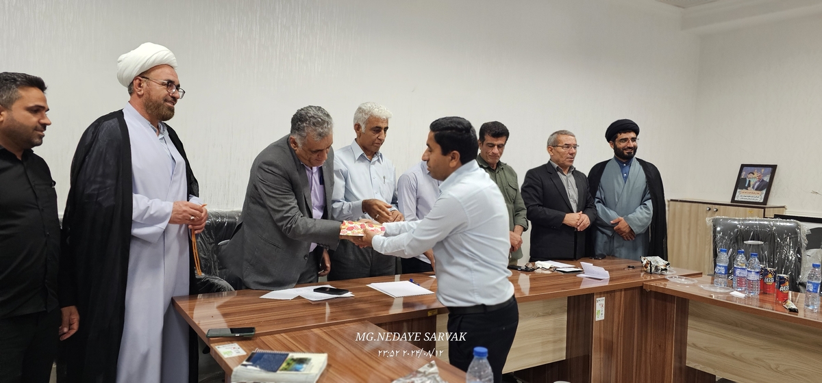 نشست صمیمانه شهرداروشورای شهرباخبرنگاران 