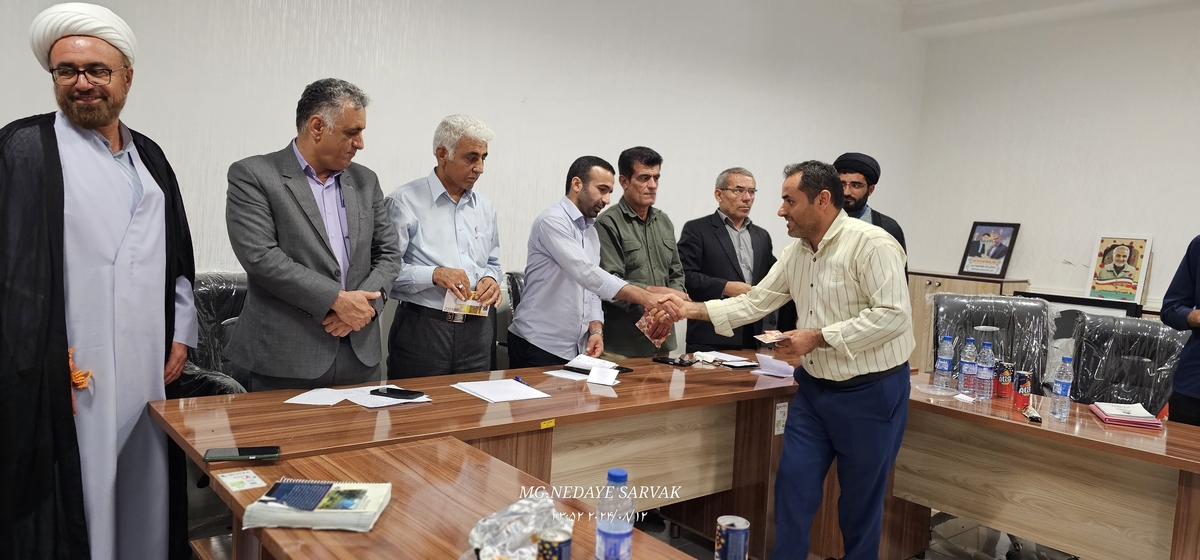 نشست صمیمانه شهرداروشورای شهرباخبرنگاران 