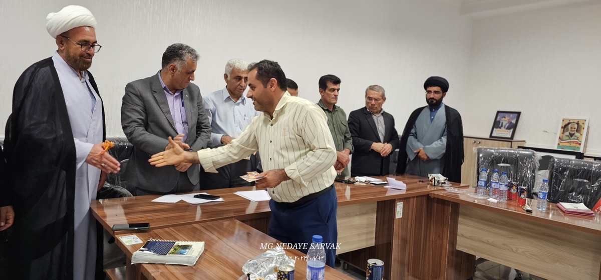 نشست صمیمانه شهرداروشورای شهرباخبرنگاران 