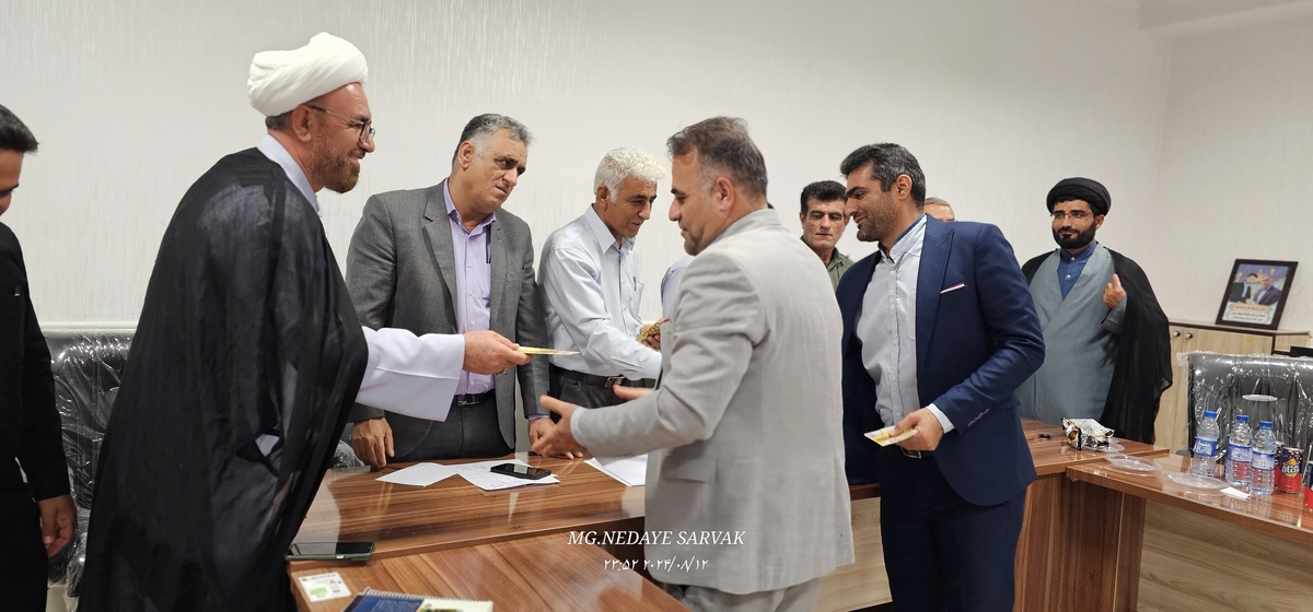 نشست صمیمانه شهرداروشورای شهرباخبرنگاران 
