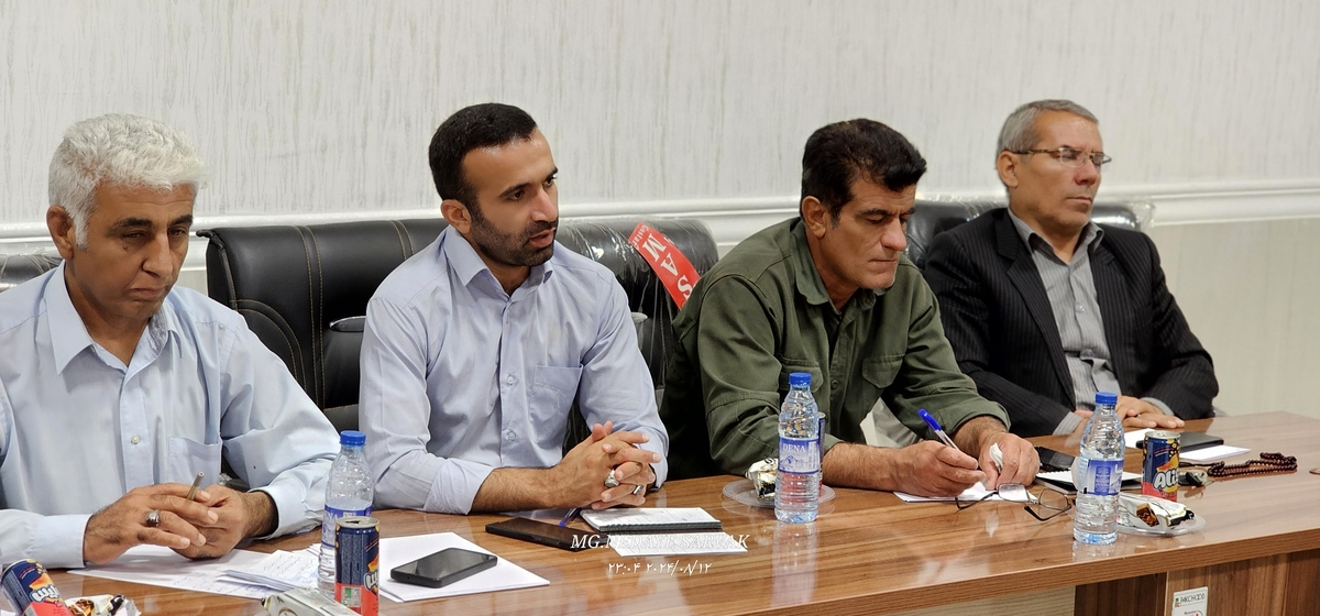 نشست صمیمانه شهرداروشورای شهرباخبرنگاران 