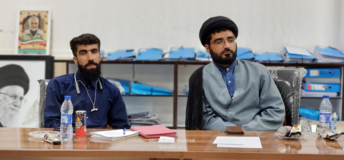 نشست صمیمانه شهرداروشورای شهرباخبرنگاران 