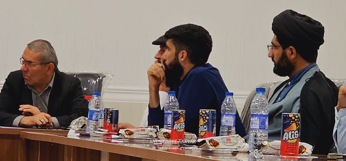 نشست صمیمانه شهرداروشورای شهرباخبرنگاران 