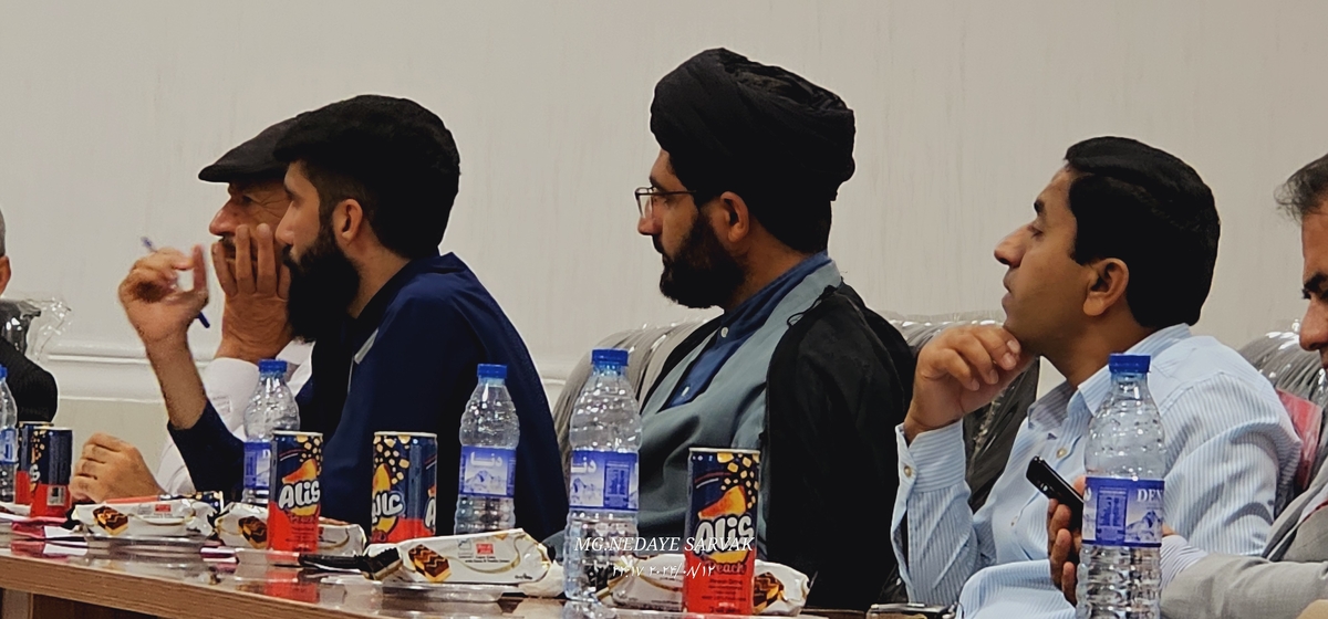 نشست صمیمانه شهرداروشورای شهرباخبرنگاران 