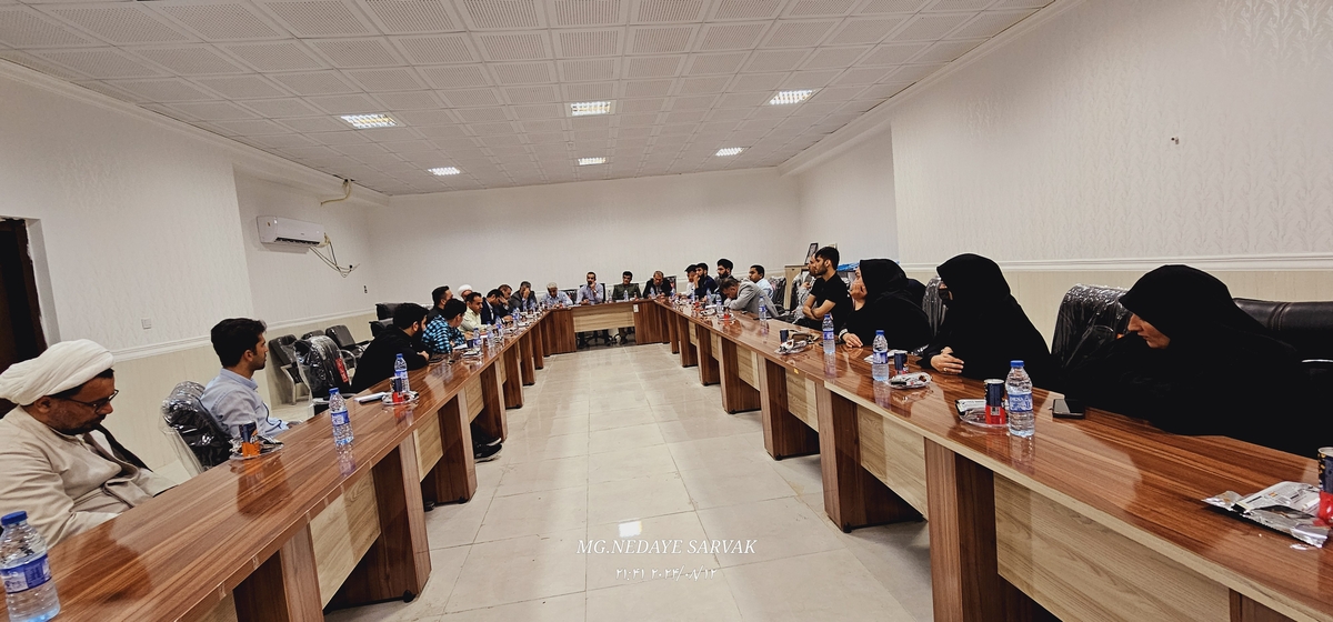 نشست صمیمانه شهرداروشورای شهرباخبرنگاران 