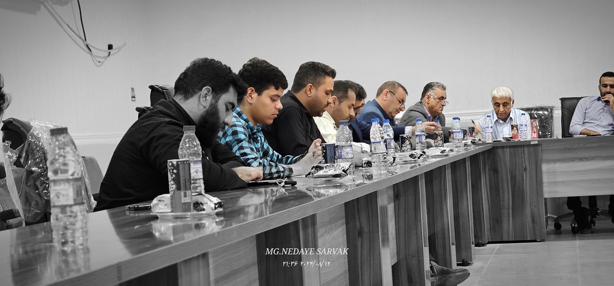 نشست صمیمانه شهرداروشورای شهرباخبرنگاران 