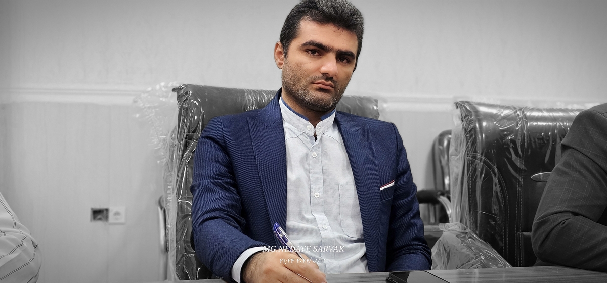 نشست صمیمانه شهرداروشورای شهرباخبرنگاران 