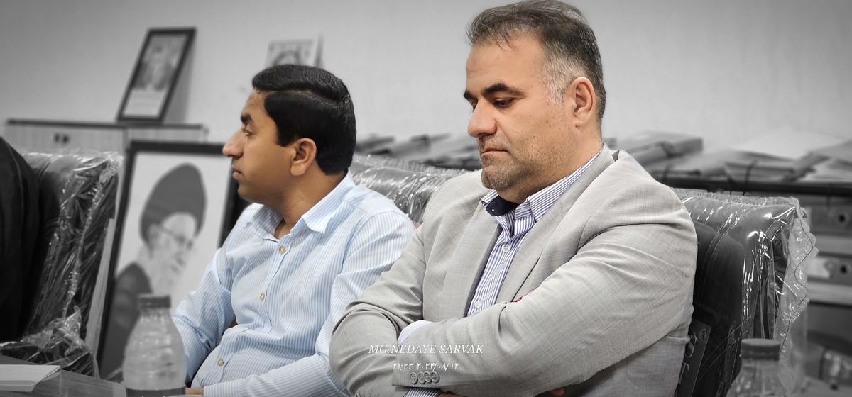 نشست صمیمانه شهرداروشورای شهرباخبرنگاران 