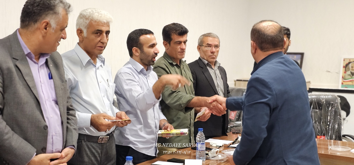 نشست صمیمانه شهرداروشورای شهرباخبرنگاران 