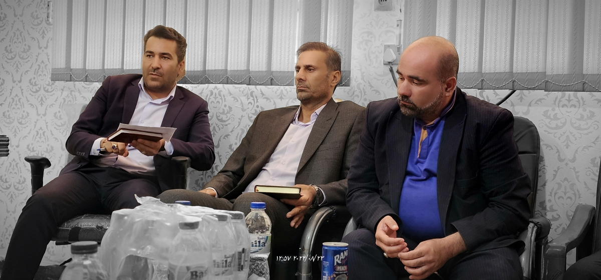 نشست رئیس جدیدهیئت فوتبال استان بارئیس هیئت فوتبال وریاست اداره ورزش وجوانان شهرستان وجمعی ازپیشکسوتان