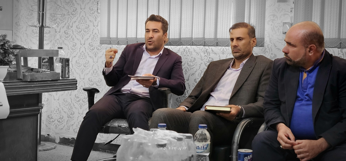نشست رئیس جدیدهیئت فوتبال استان بارئیس هیئت فوتبال وریاست اداره ورزش وجوانان شهرستان وجمعی ازپیشکسوتان
