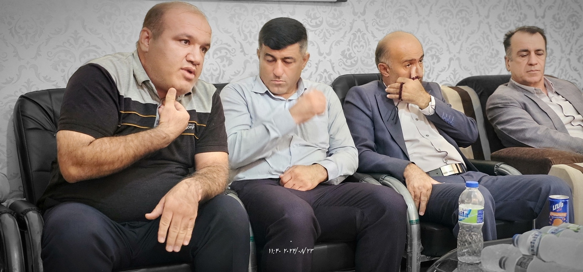 نشست رئیس جدیدهیئت فوتبال استان بارئیس هیئت فوتبال وریاست اداره ورزش وجوانان شهرستان وجمعی ازپیشکسوتان