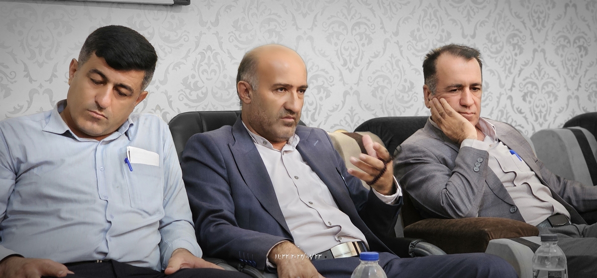 نشست رئیس جدیدهیئت فوتبال استان بارئیس هیئت فوتبال وریاست اداره ورزش وجوانان شهرستان وجمعی ازپیشکسوتان
