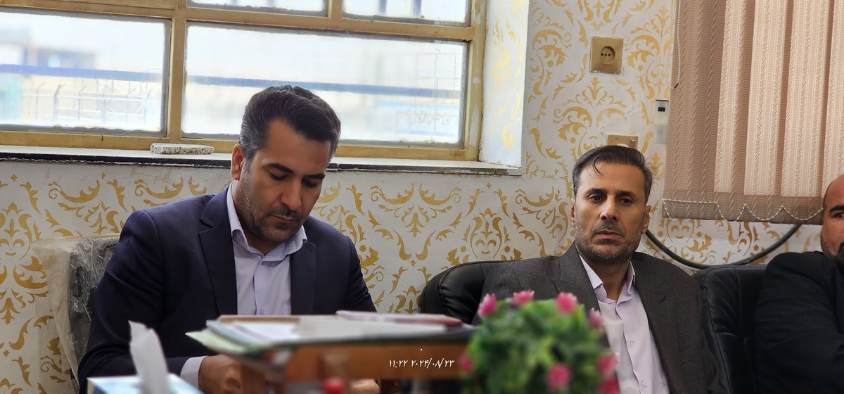 نشست رئیس جدیدهیئت فوتبال استان بارئیس هیئت فوتبال وریاست اداره ورزش وجوانان شهرستان وجمعی ازپیشکسوتان