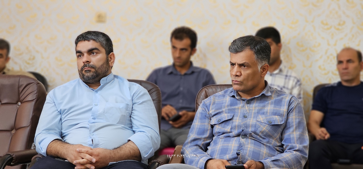 نشست رئیس جدیدهیئت فوتبال استان بارئیس هیئت فوتبال وریاست اداره ورزش وجوانان شهرستان وجمعی ازپیشکسوتان