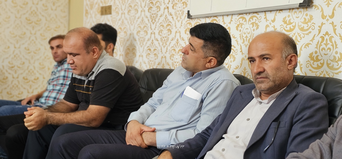 نشست رئیس جدیدهیئت فوتبال استان بارئیس هیئت فوتبال وریاست اداره ورزش وجوانان شهرستان وجمعی ازپیشکسوتان