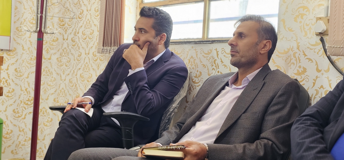 نشست رئیس جدیدهیئت فوتبال استان بارئیس هیئت فوتبال وریاست اداره ورزش وجوانان شهرستان وجمعی ازپیشکسوتان