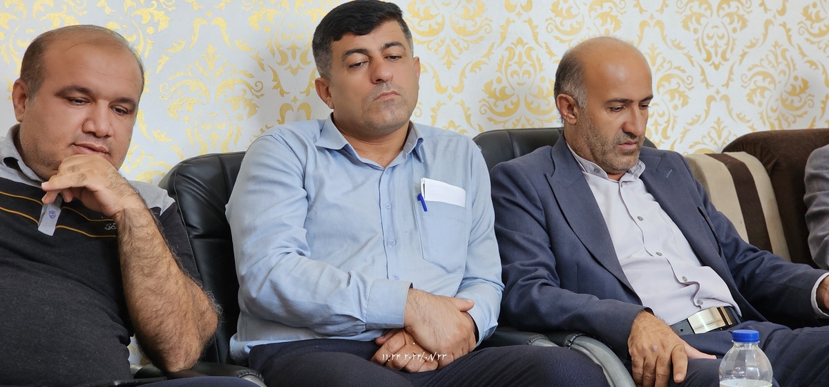 نشست رئیس جدیدهیئت فوتبال استان بارئیس هیئت فوتبال وریاست اداره ورزش وجوانان شهرستان وجمعی ازپیشکسوتان