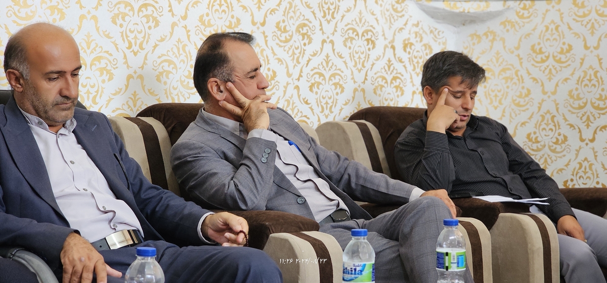 نشست رئیس جدیدهیئت فوتبال استان بارئیس هیئت فوتبال وریاست اداره ورزش وجوانان شهرستان وجمعی ازپیشکسوتان