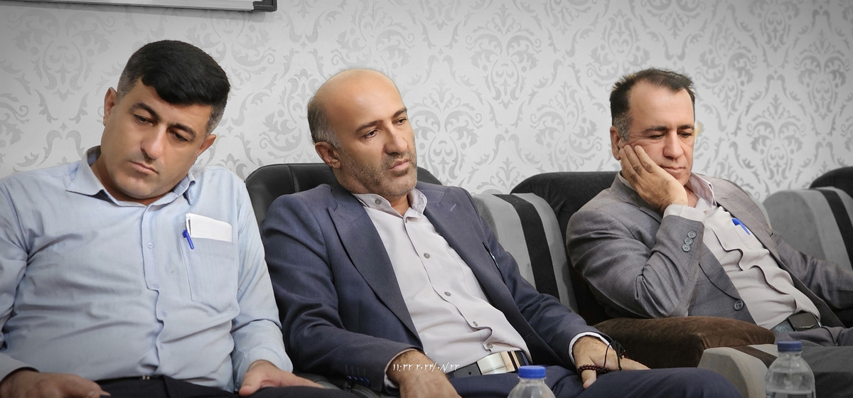 نشست رئیس جدیدهیئت فوتبال استان بارئیس هیئت فوتبال وریاست اداره ورزش وجوانان شهرستان وجمعی ازپیشکسوتان