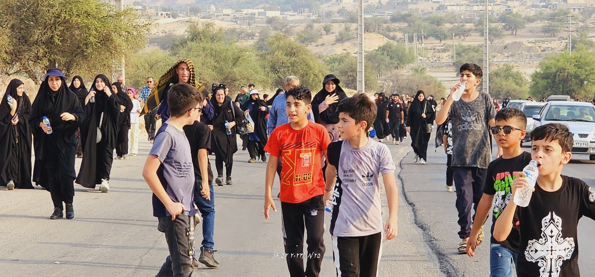 جاماندکان اربعین درشهرستان بهمئی شلمچه ای دیگردرمسیرشهدای گمنام تاشهیدان(خوب)ازخودبه یادگارگذاشتند