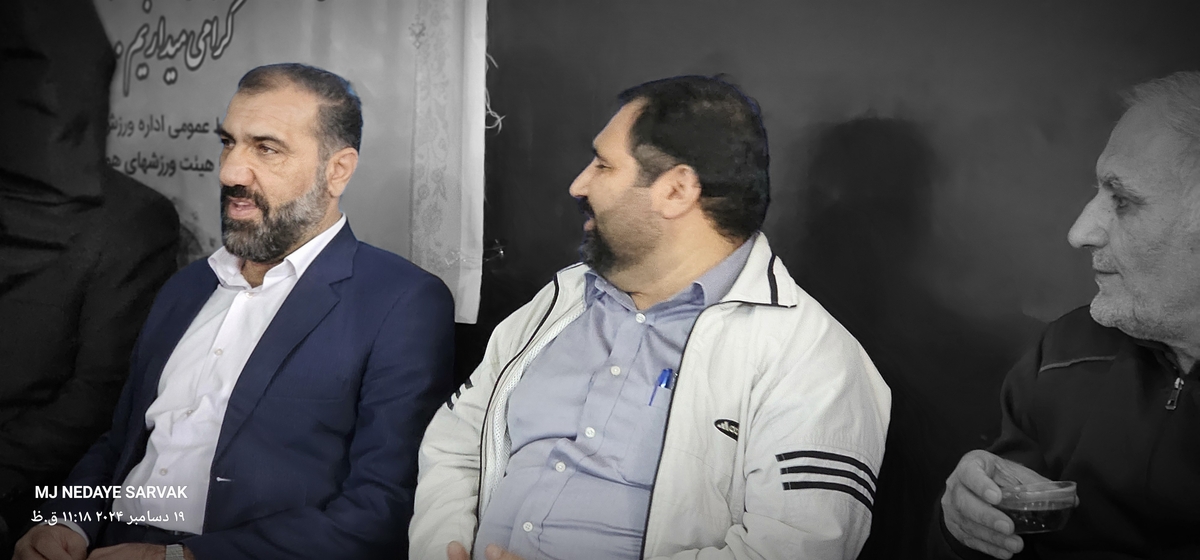 دهقان مدیرکل ورزش استان وخوبی مفاون توسعه وهیئت همراه امروزپنج شنیه ازپروژه های ورزشی شهرستان دیدن کردن