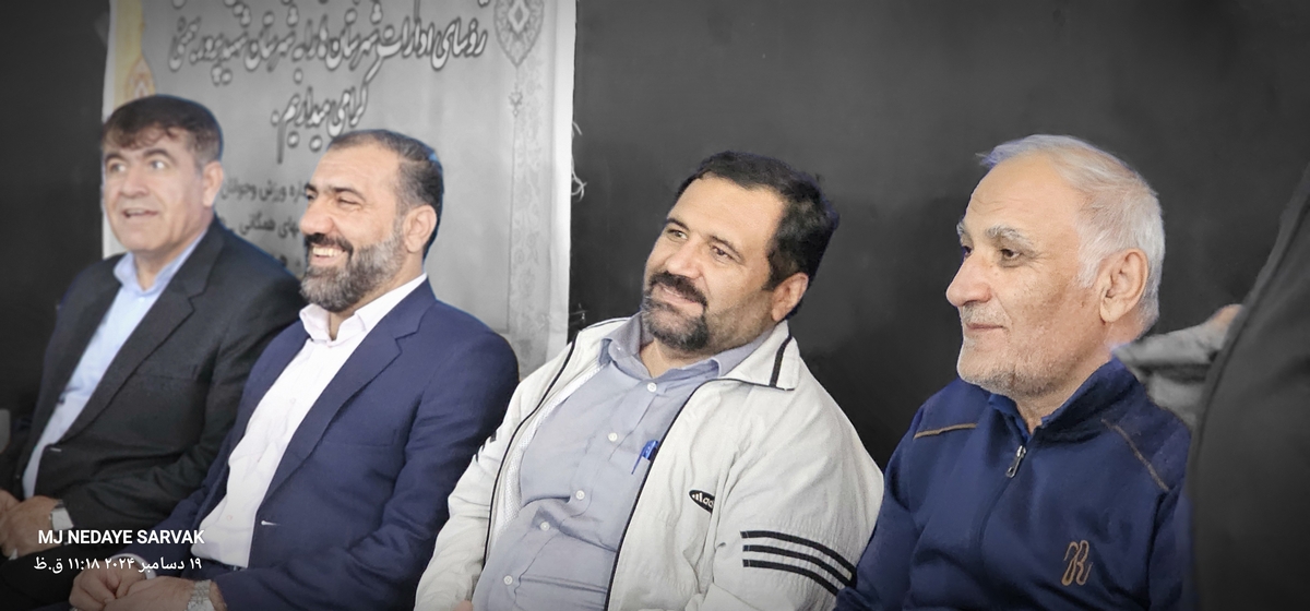 دهقان مدیرکل ورزش استان وخوبی مفاون توسعه وهیئت همراه امروزپنج شنیه ازپروژه های ورزشی شهرستان دیدن کردن