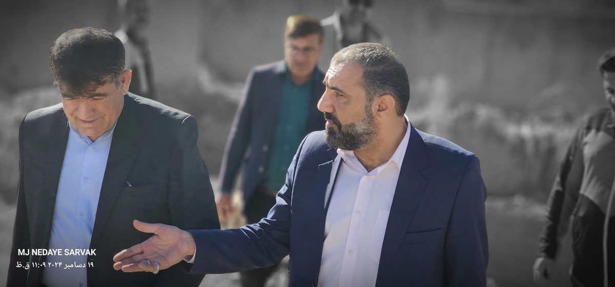 دهقان مدیرکل ورزش استان وخوبی مفاون توسعه وهیئت همراه امروزپنج شنیه ازپروژه های ورزشی شهرستان دیدن کردن