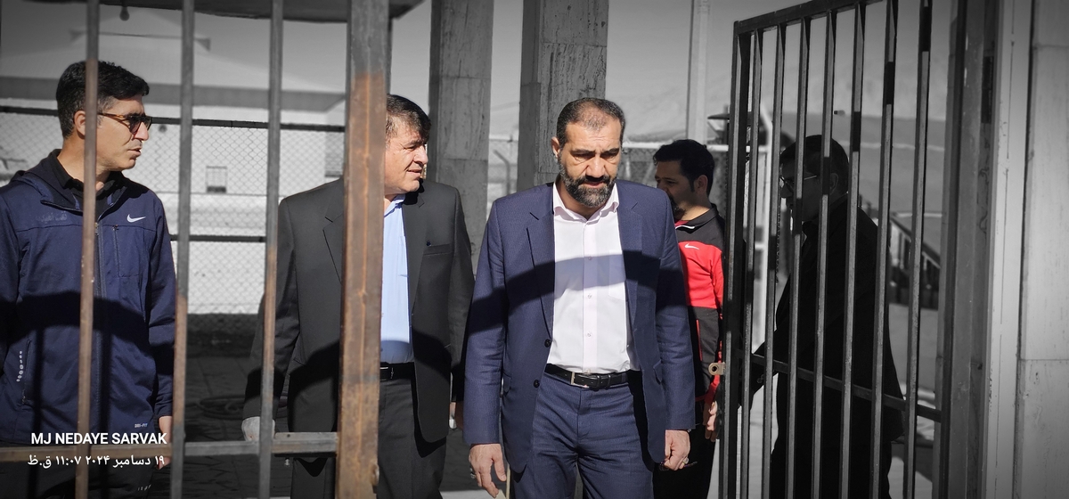 دهقان مدیرکل ورزش استان وخوبی مفاون توسعه وهیئت همراه امروزپنج شنیه ازپروژه های ورزشی شهرستان دیدن کردن