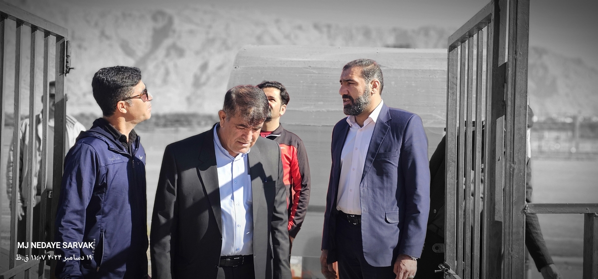 دهقان مدیرکل ورزش استان وخوبی مفاون توسعه وهیئت همراه امروزپنج شنیه ازپروژه های ورزشی شهرستان دیدن کردن