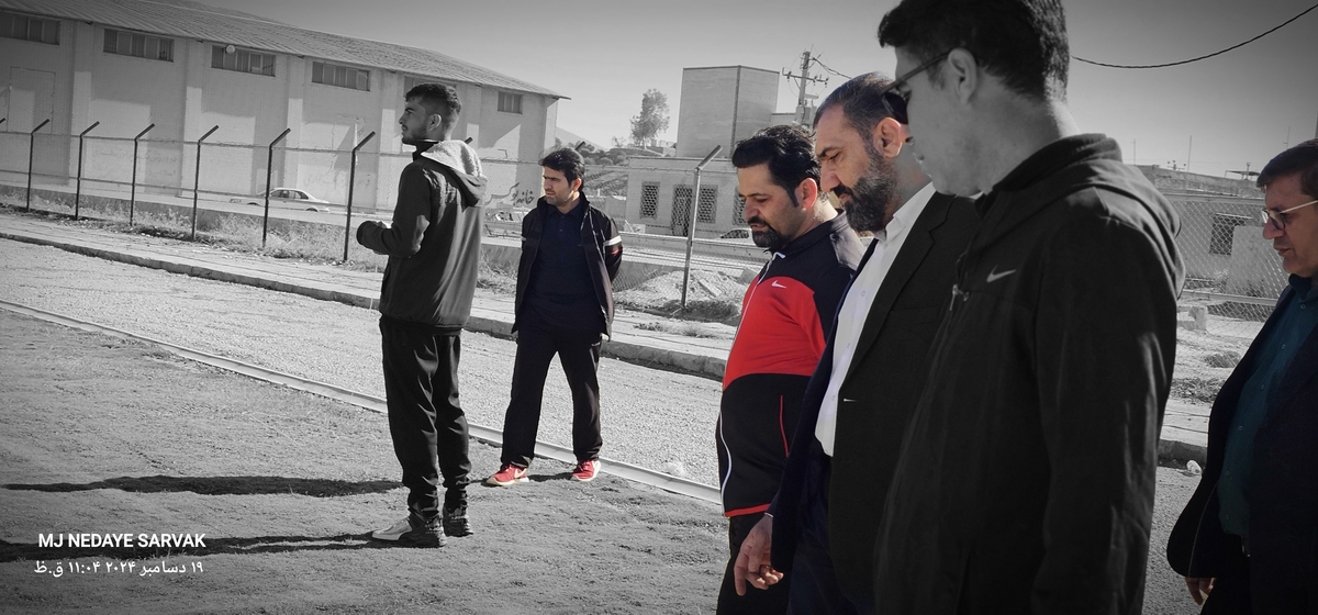 دهقان مدیرکل ورزش استان وخوبی مفاون توسعه وهیئت همراه امروزپنج شنیه ازپروژه های ورزشی شهرستان دیدن کردن