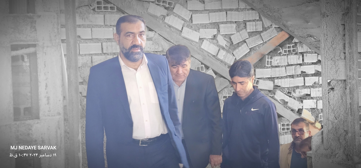 دهقان مدیرکل ورزش استان وخوبی مفاون توسعه وهیئت همراه امروزپنج شنیه ازپروژه های ورزشی شهرستان دیدن کردن
