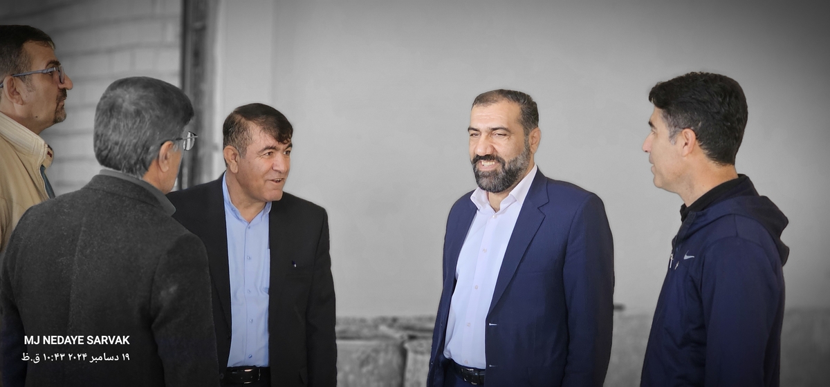 دهقان مدیرکل ورزش استان وخوبی مفاون توسعه وهیئت همراه امروزپنج شنیه ازپروژه های ورزشی شهرستان دیدن کردن