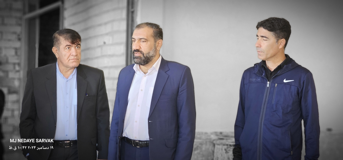 دهقان مدیرکل ورزش استان وخوبی مفاون توسعه وهیئت همراه امروزپنج شنیه ازپروژه های ورزشی شهرستان دیدن کردن