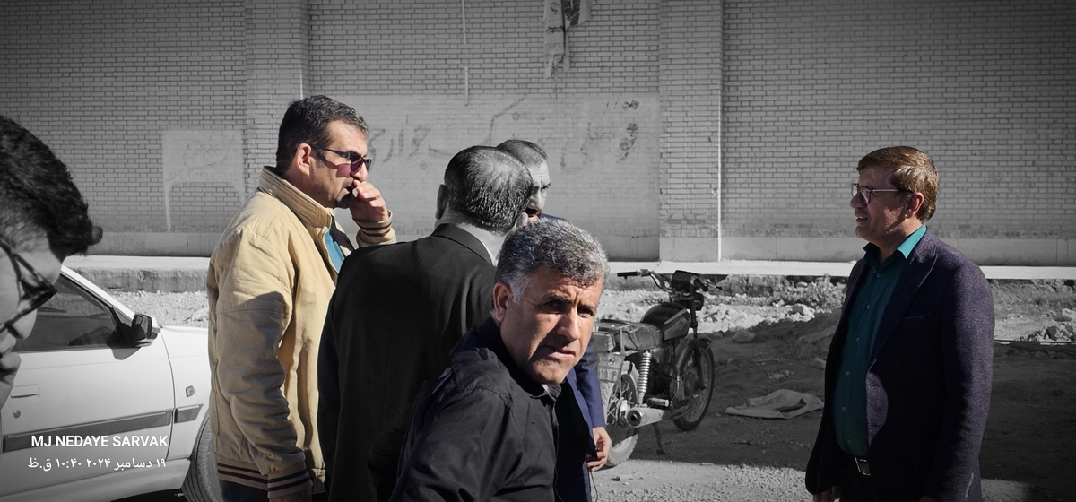 دهقان مدیرکل ورزش استان وخوبی مفاون توسعه وهیئت همراه امروزپنج شنیه ازپروژه های ورزشی شهرستان دیدن کردن