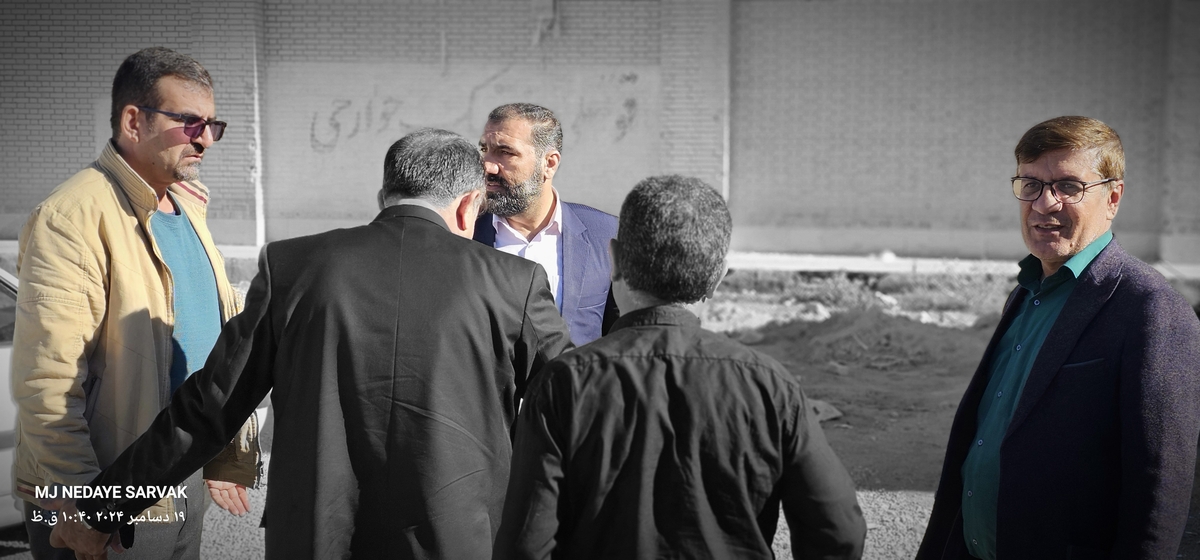 دهقان مدیرکل ورزش استان وخوبی مفاون توسعه وهیئت همراه امروزپنج شنیه ازپروژه های ورزشی شهرستان دیدن کردن