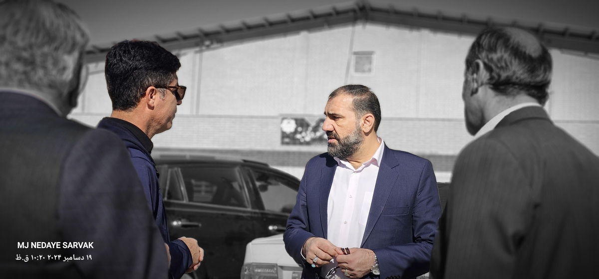 دهقان مدیرکل ورزش استان وخوبی مفاون توسعه وهیئت همراه امروزپنج شنیه ازپروژه های ورزشی شهرستان دیدن کردن