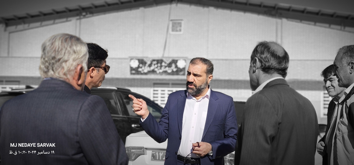 دهقان مدیرکل ورزش استان وخوبی مفاون توسعه وهیئت همراه امروزپنج شنیه ازپروژه های ورزشی شهرستان دیدن کردن