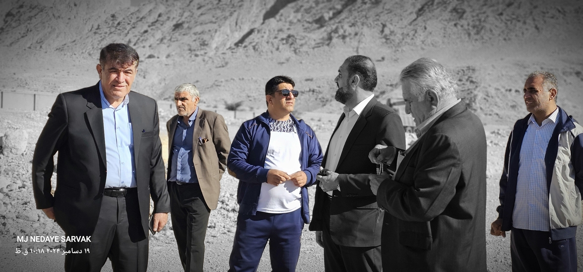 دهقان مدیرکل ورزش استان وخوبی مفاون توسعه وهیئت همراه امروزپنج شنیه ازپروژه های ورزشی شهرستان دیدن کردن