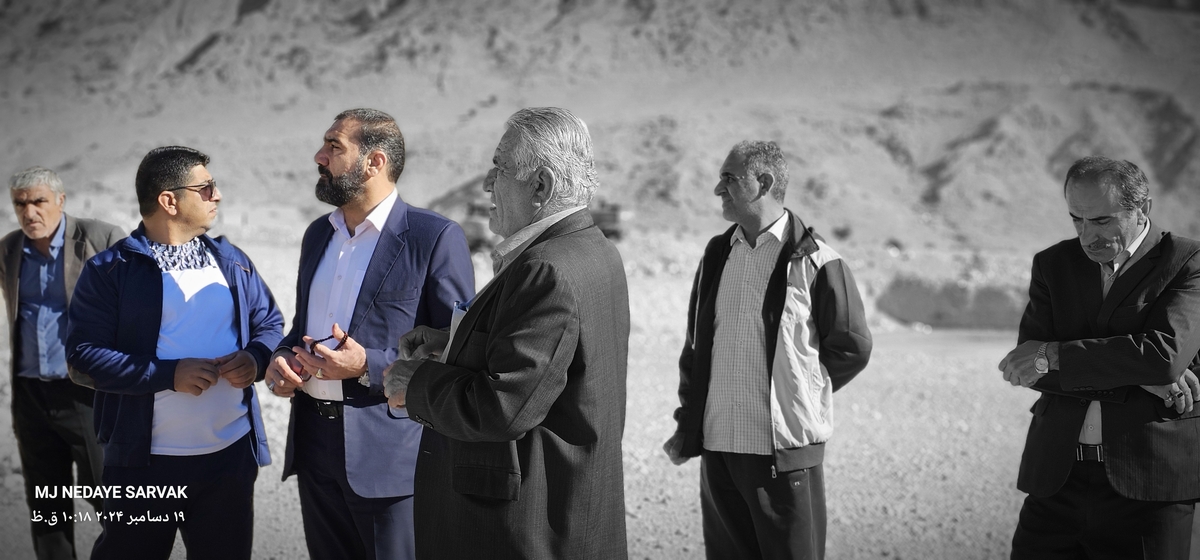 دهقان مدیرکل ورزش استان وخوبی مفاون توسعه وهیئت همراه امروزپنج شنیه ازپروژه های ورزشی شهرستان دیدن کردن