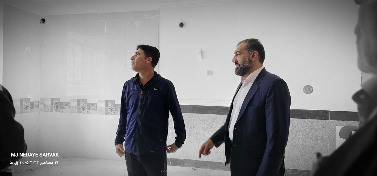 دهقان مدیرکل ورزش استان وخوبی مفاون توسعه وهیئت همراه امروزپنج شنیه ازپروژه های ورزشی شهرستان دیدن کردن