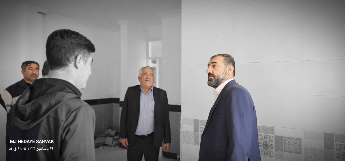 دهقان مدیرکل ورزش استان وخوبی مفاون توسعه وهیئت همراه امروزپنج شنیه ازپروژه های ورزشی شهرستان دیدن کردن