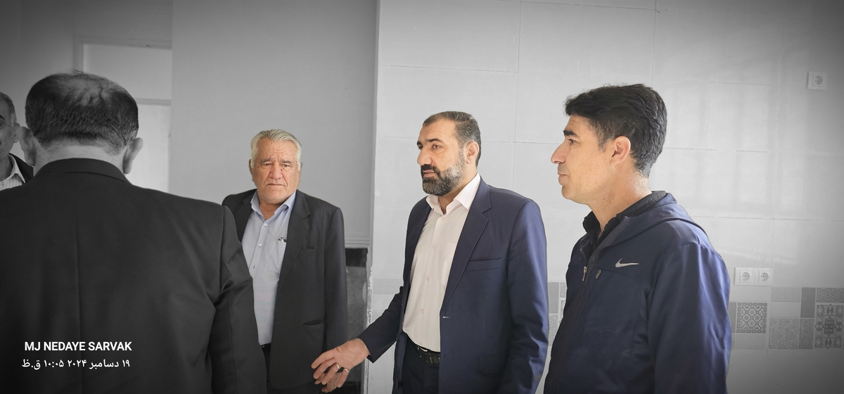دهقان مدیرکل ورزش استان وخوبی مفاون توسعه وهیئت همراه امروزپنج شنیه ازپروژه های ورزشی شهرستان دیدن کردن