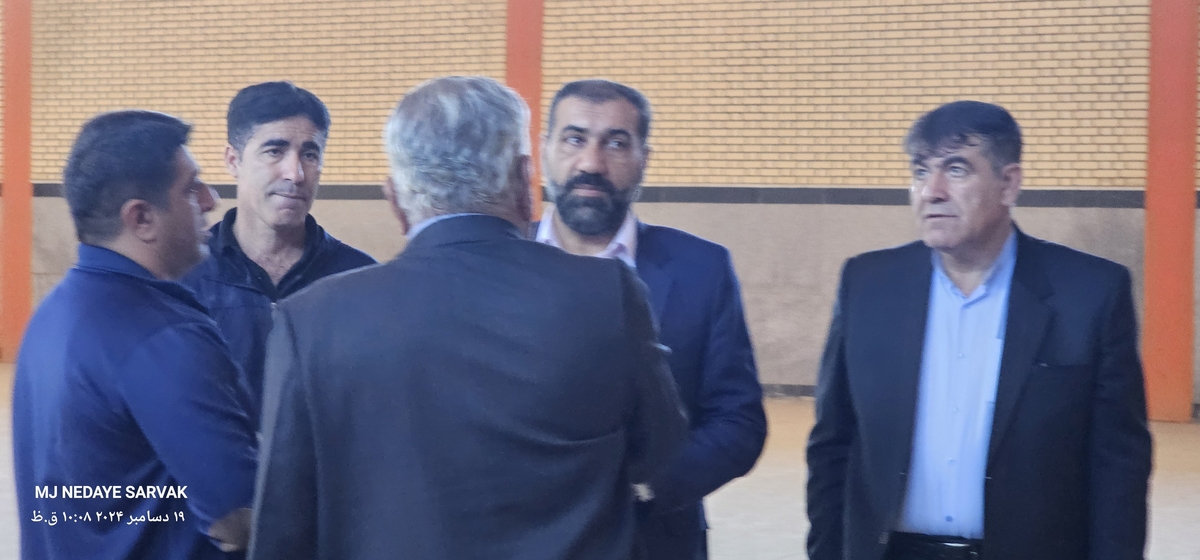 دهقان مدیرکل ورزش استان وخوبی مفاون توسعه وهیئت همراه امروزپنج شنیه ازپروژه های ورزشی شهرستان دیدن کردن