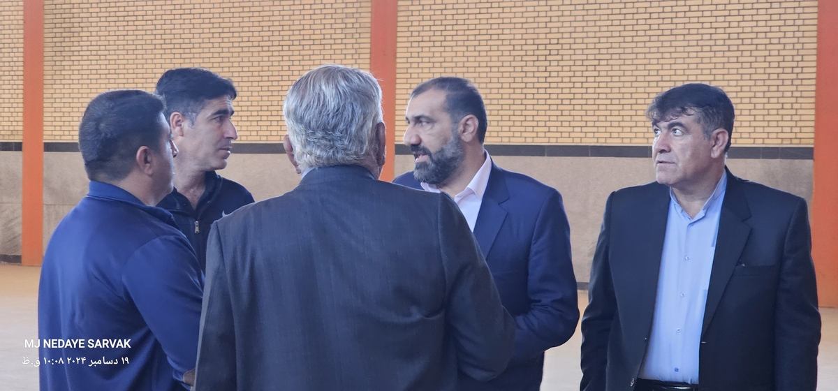 دهقان مدیرکل ورزش استان وخوبی مفاون توسعه وهیئت همراه امروزپنج شنیه ازپروژه های ورزشی شهرستان دیدن کردن