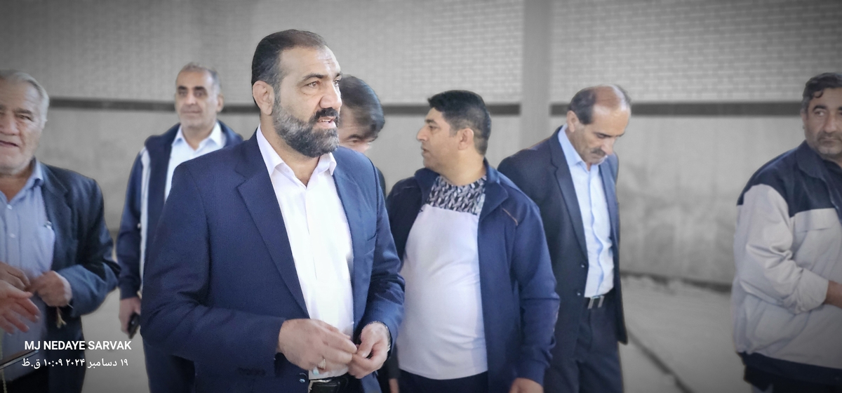 دهقان مدیرکل ورزش استان وخوبی مفاون توسعه وهیئت همراه امروزپنج شنیه ازپروژه های ورزشی شهرستان دیدن کردن