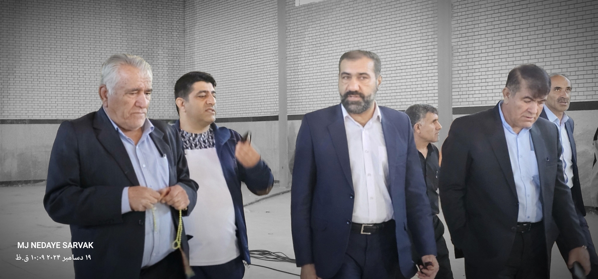 دهقان مدیرکل ورزش استان وخوبی مفاون توسعه وهیئت همراه امروزپنج شنیه ازپروژه های ورزشی شهرستان دیدن کردن